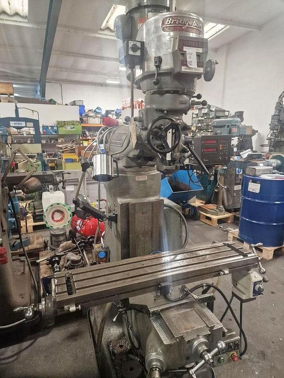 Bridgeport SERIES 1 BR2J2 TURRET MILL 3750 rpm