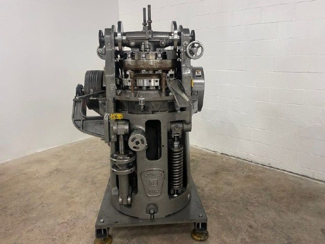 Stokes DD2 11-Station Tablet Press