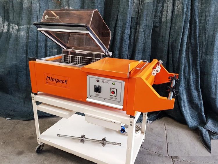 Minipack-Torre Machine for wrapping and packaging with shrink film