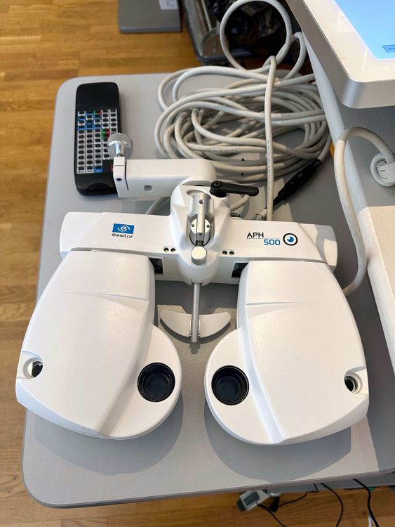 Essilor APH 500 Phoropter