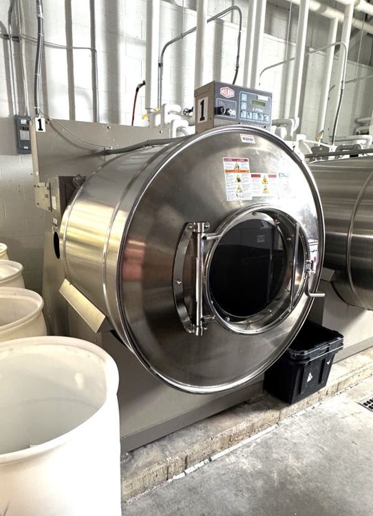 Milnor 42030V6J Washer extractor