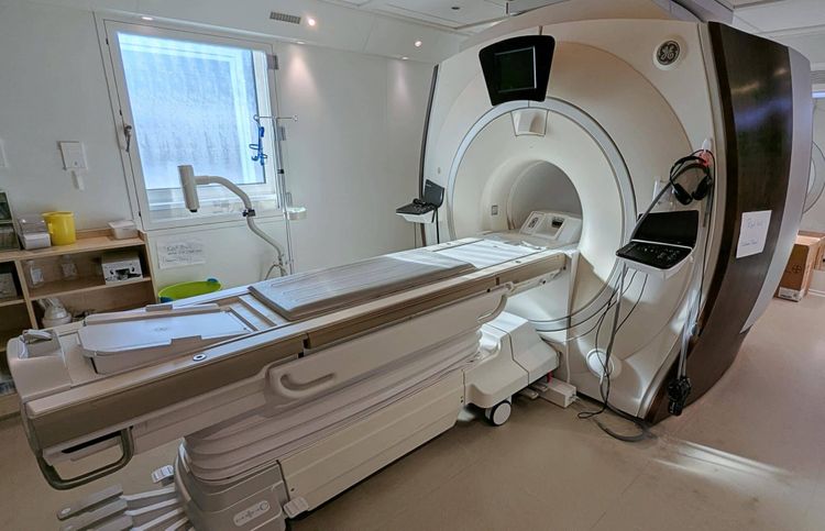 GE Optima MR450w 1.5T