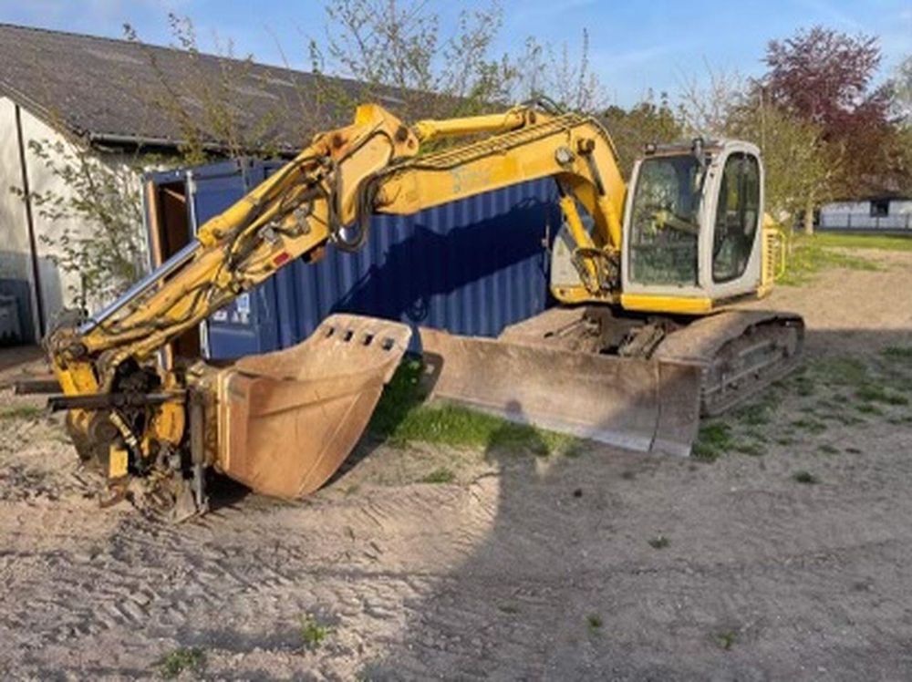 New Holland E1501 Tracked Excavator