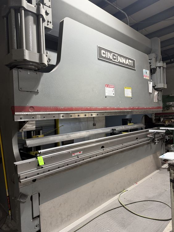 Cincinnati 350PF12 ProForm Press Brake 350 T press force