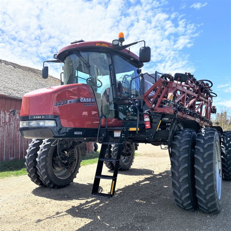 Case International 4430 Sprayer