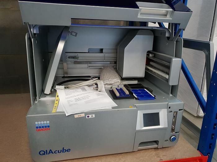 Qiagen QIAcube DNA/RNA Purification Workstation