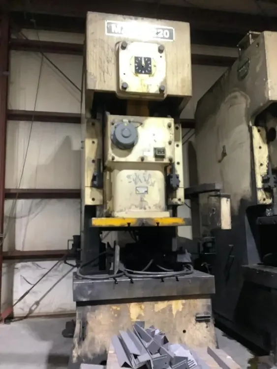 Sutherland MARK-220  200 Ton