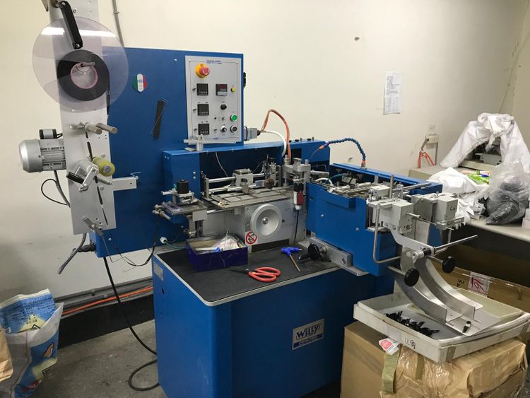 Willy Cut and fold machine