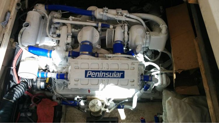 2 General Motors Peninsular Pair Peninsular Gm 6.5L 225 hp Marine Turbo