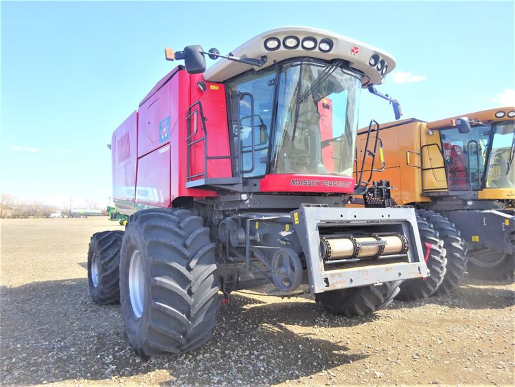 Massey Ferguson 9540 Combine
