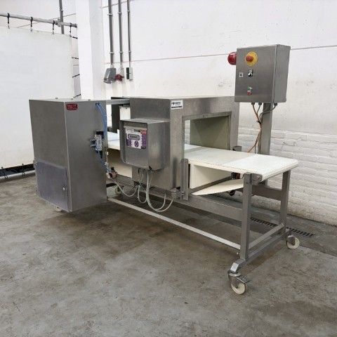 Fortress Phantom 550 x 300 Metal detector