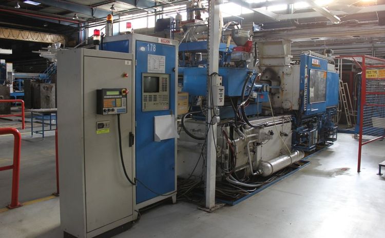 Billion H 775 visu 5000 thermoplastic injection molding machine 300 T