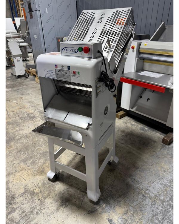 Oliver Gravity-Feed Bread Slicer