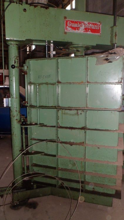 Gualchierani PCS - 10 Press Bale