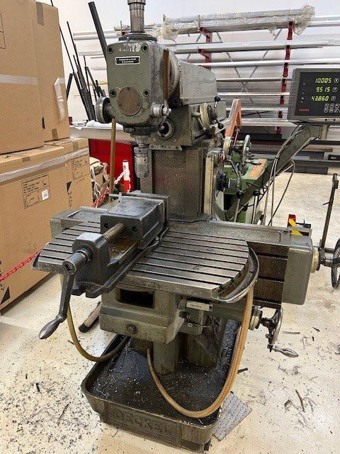 Deckel FP3 with DRO Vertical 2000 rpm