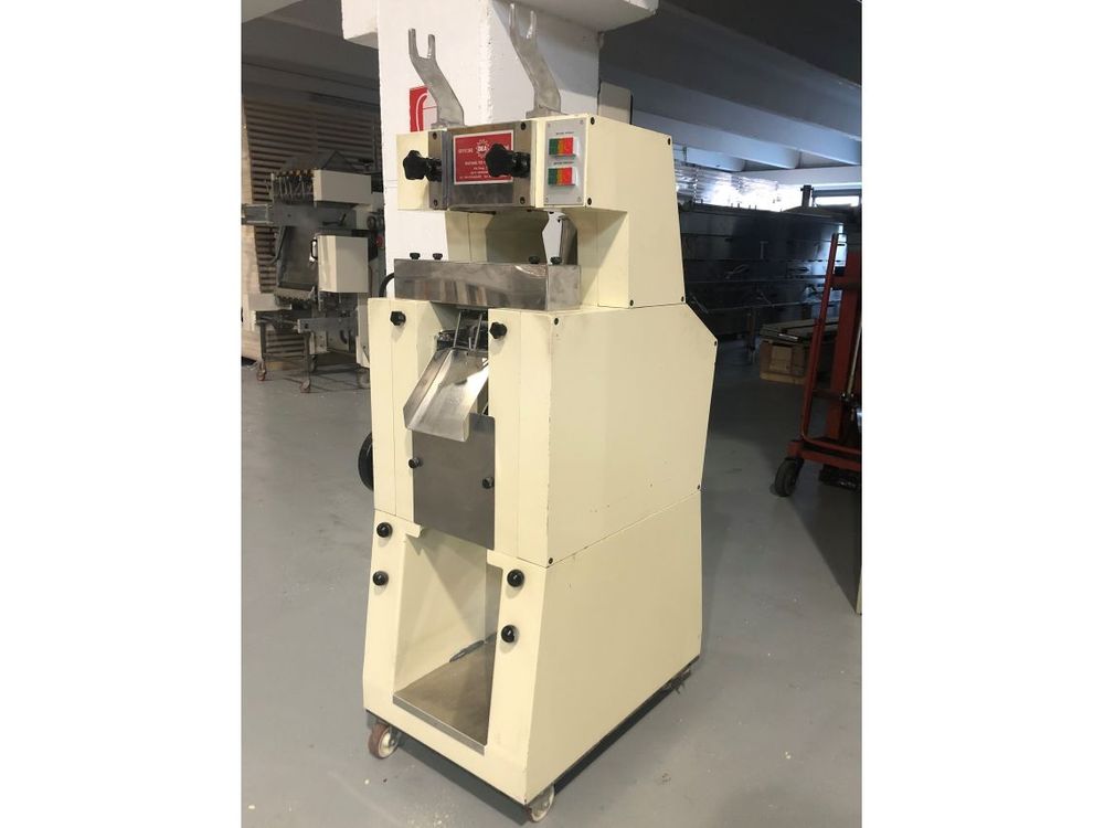 Dea TORTELLINI MACHINE TWO PUNCHES