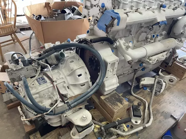 CAT C18 Marine Engines – Non-Acert – 1015hp