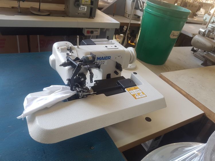 Maier 261 Blind stitch sewing machine with skip stitch device