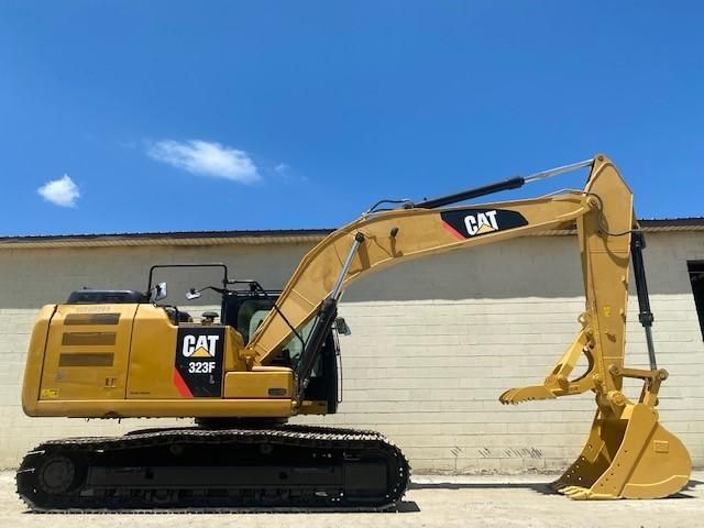 Caterpillar 323FL Excavator