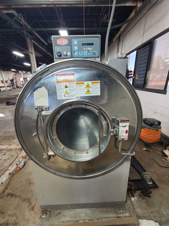 Milnor 36021V5J 80lb. Washer Extractor