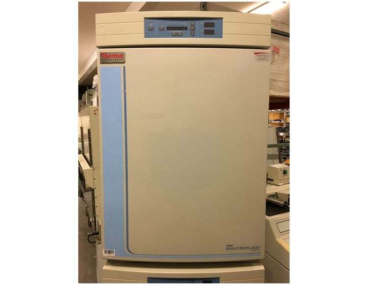 Thermo Scientific 3110 CO2 Water Jacketed Incubator