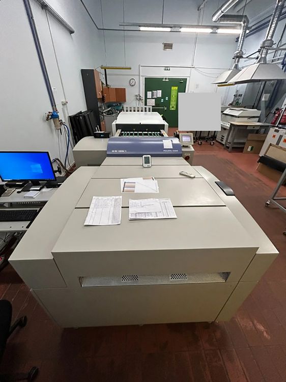 Screen PT P4300S