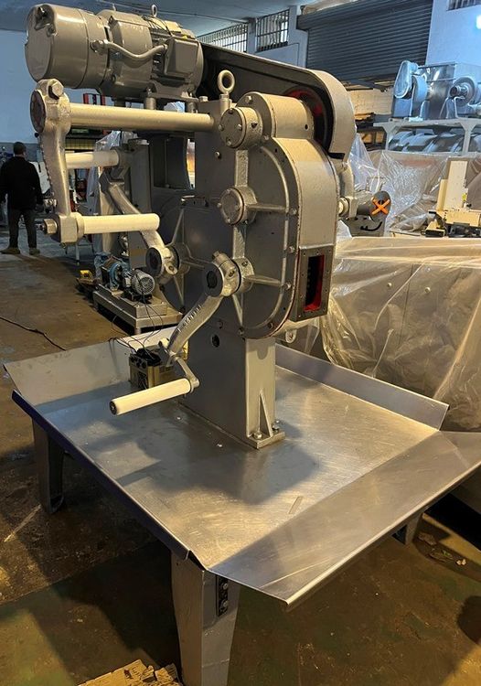 Hildreth High Capacity Double Side Candy Vertical Puller & Pulling Machine