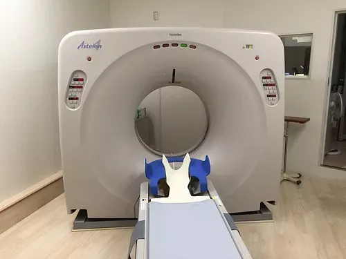 Toshiba Asteion Super 4 Slice CT Scanner