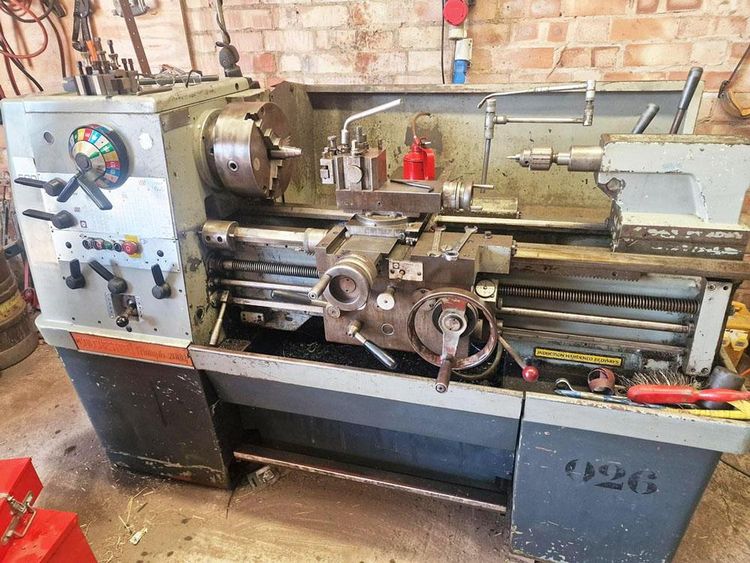 Colchester STRAIGHT BED CENTRE LATHE 2000 rpm TRIUMPH 2000 15" x 30"