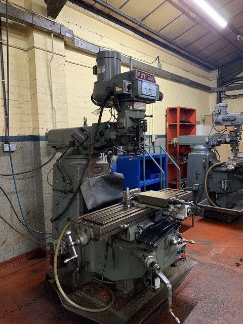 KRV KRV 3000 TURRET MILLING MACHINE 3600rpm