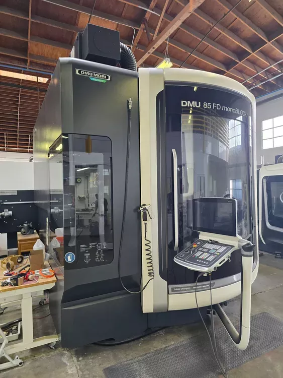 DMG MORI MONOBLOCK DMU 85 FD 5 Axis