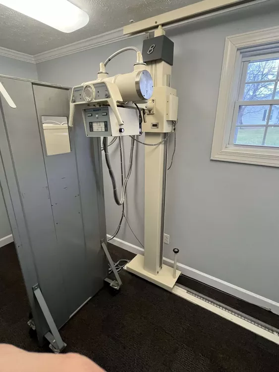 Bennett HFQ-300P Chiropractic X-Ray