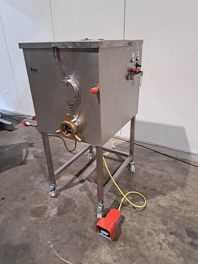 Koneteollisuus Oy KT LM-32 A Meat Grinder