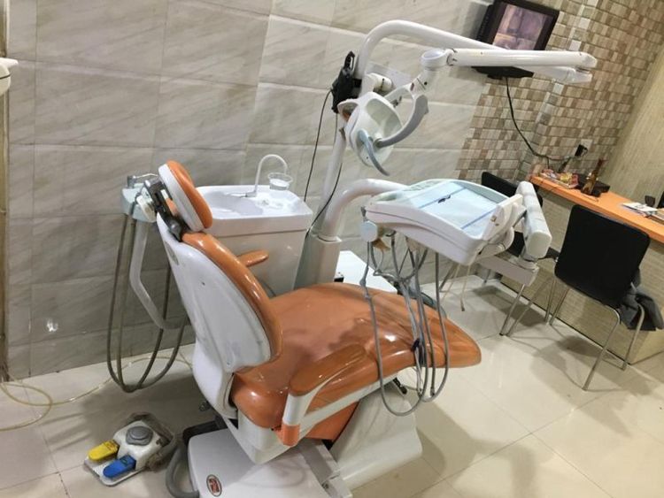 Meenakshi Dental chair