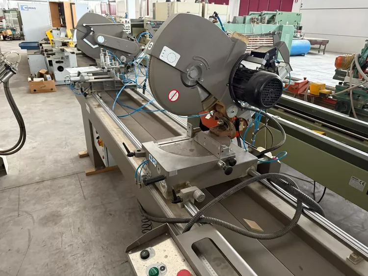 Pertici 402-IP Double Miter Saw