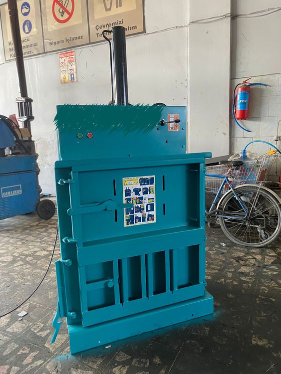 Protech KM 40 BALER PRES MACHINE KM 40