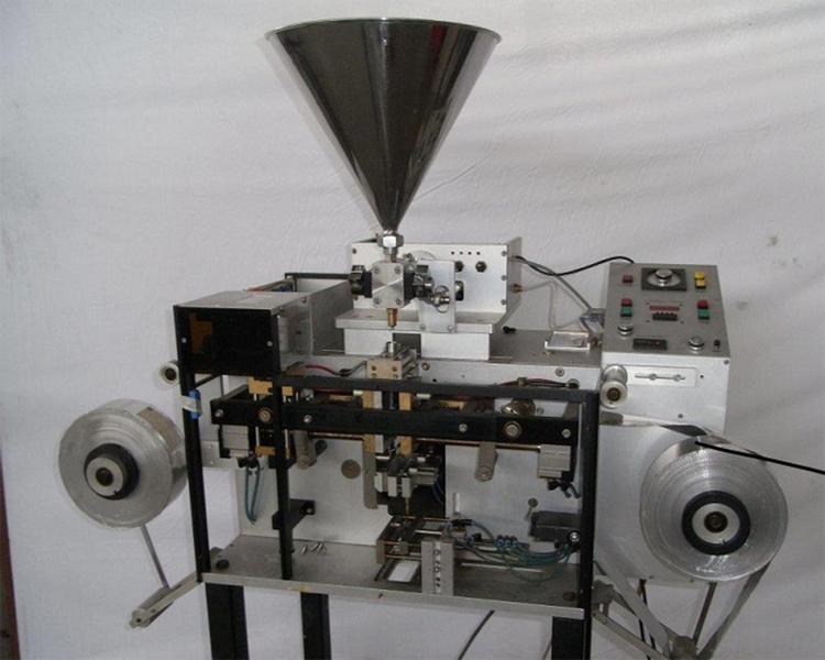 MP 100, Sachet machine
