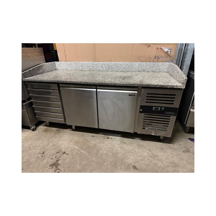 Pizza refrigerated counter