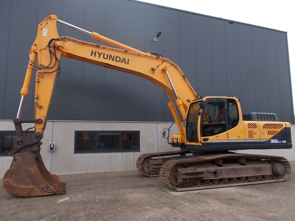 Hyundai r300lc 7