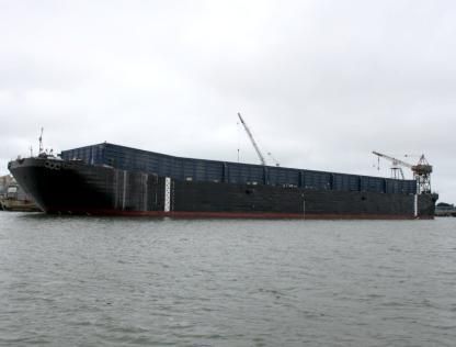 Gunderson 430 x 80ft Deck-Bin Wall Barge