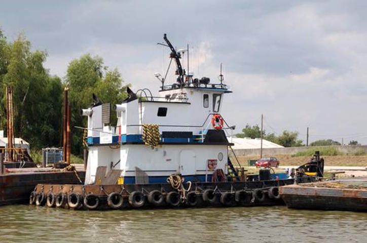 900 HP TWIN SCREW LUGGER TUG GT 68, NT 54.