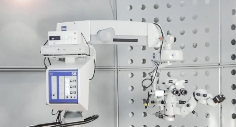 ZEISS OPMI Lumera T S88 Surgical Microscope