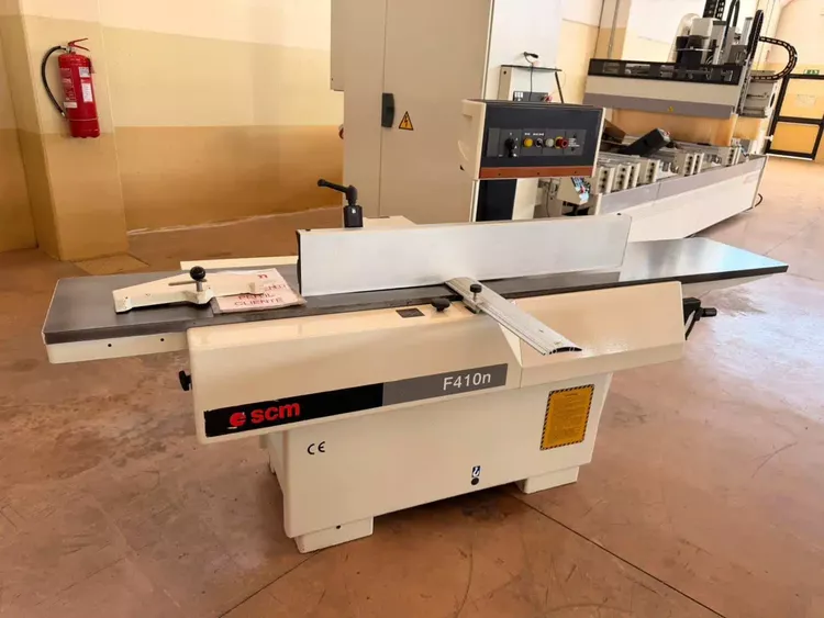 SCM F410n