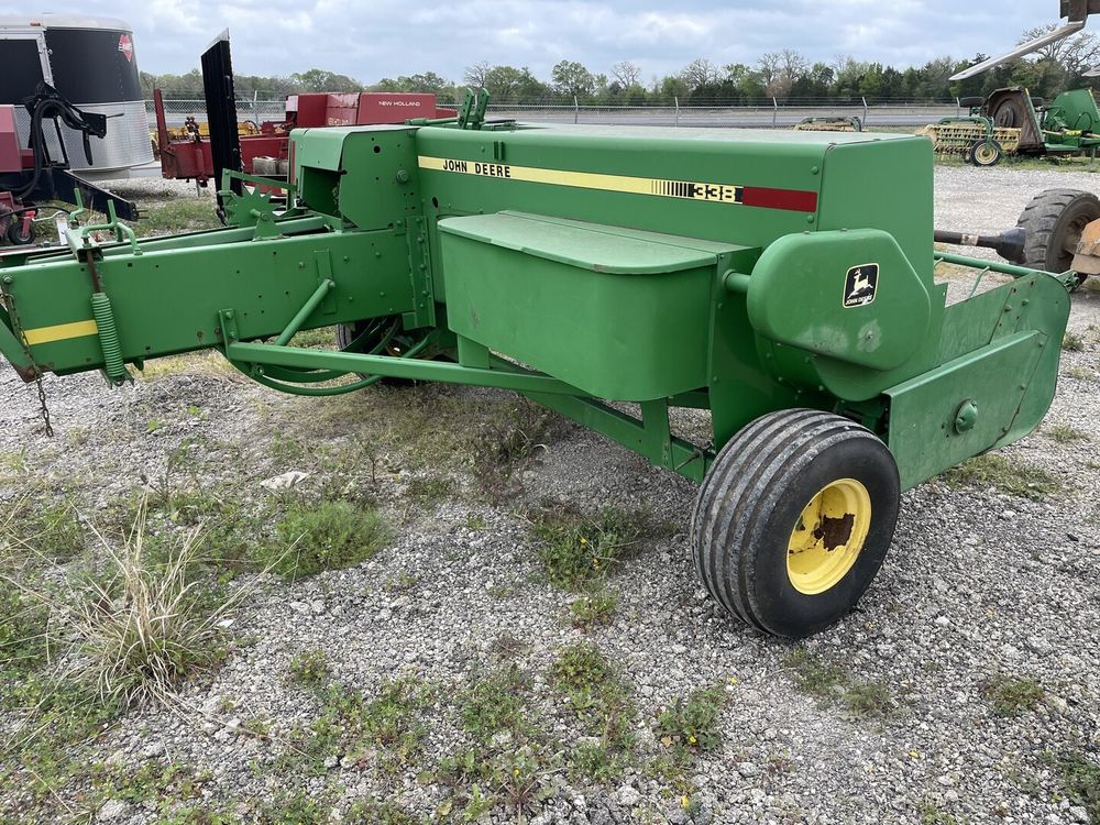 John Deere 338 Square baler