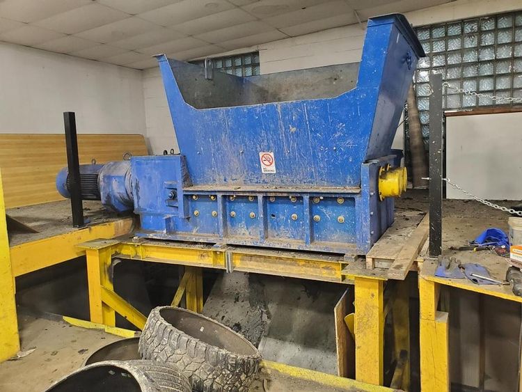 Shredpax AZ-80 Twin Shaft Shredder