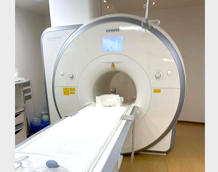 Siemens Magnetom Aera 1.5T MRI