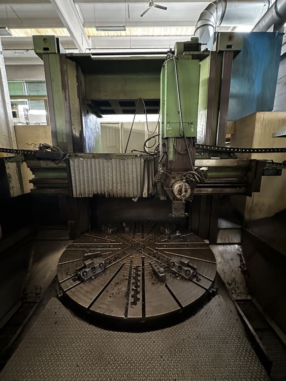 Titan SC 27 Platen diameter: 2500 mm