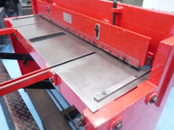 WNS Treadle Shear