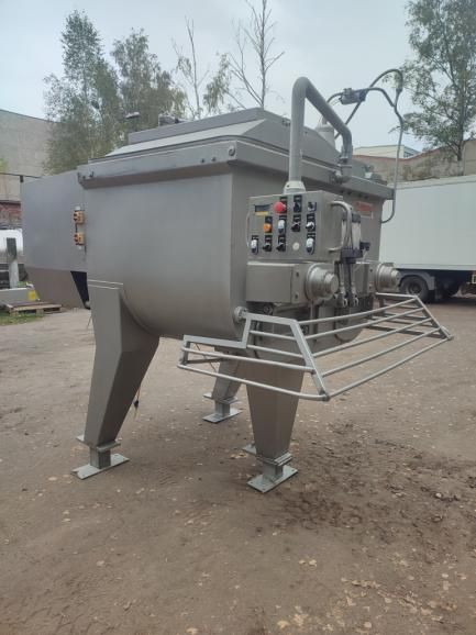 Wolfking TSM. 1000L paddle mixer