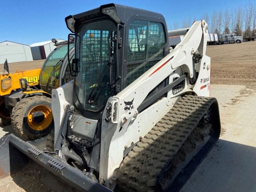 Bobcat T740 Skid Steer Loader